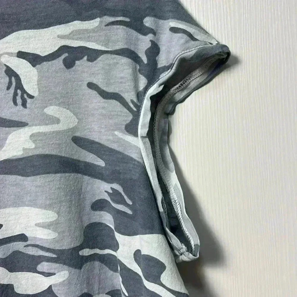 Splendid oversize sheer asymmetrical grey camo sleeves tee size XS/S - Picture 6 of 9